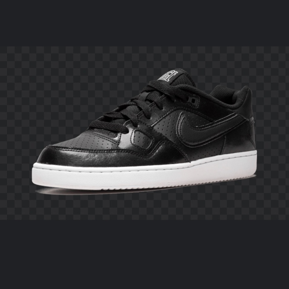 Nike Women’s Son Of Force black & white shoes!🖤🤍